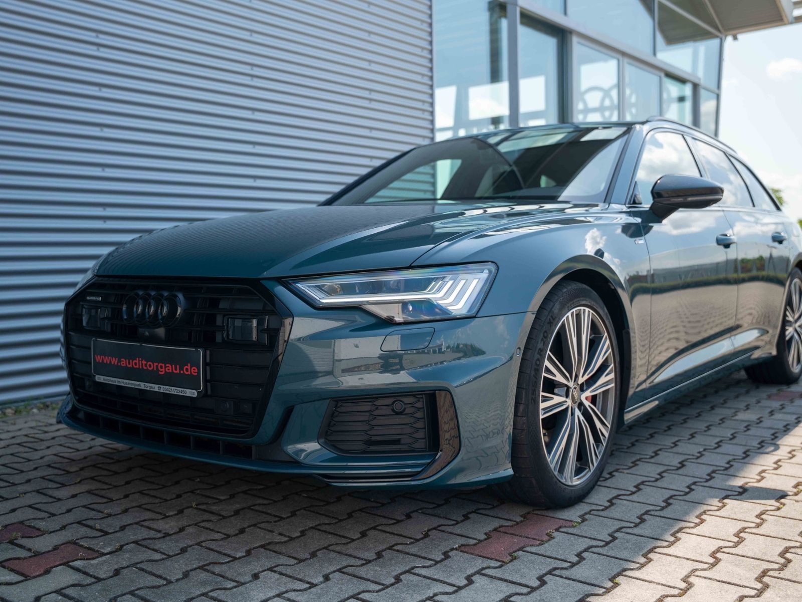 Audi A6 Avant 55 TFSI e quattro sport - Samsaru's Car Outlet