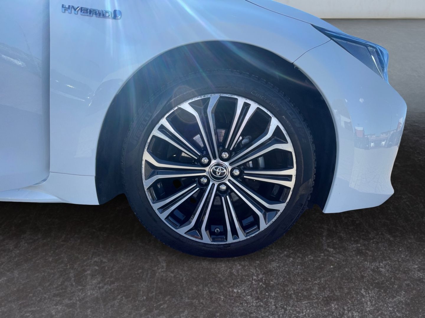 Toyota Corolla 1.8 Hybrid TS - Samsaru's Car Outlet