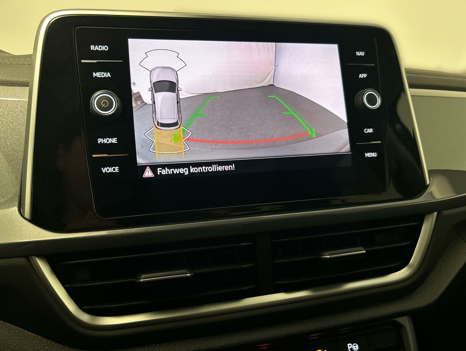 Volkswagen T-ROC 1.5 TSI DSG Style - Samsaru's Car Outlet