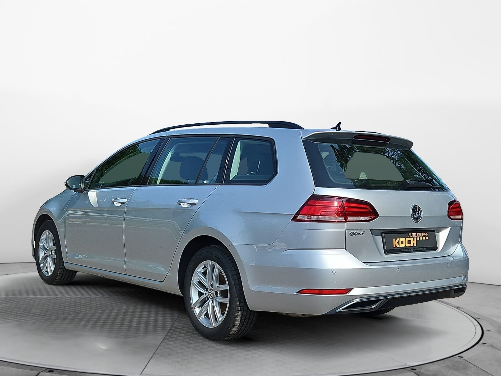 Volkswagen Golf VII Variant 2.0TDI Comfortline - Samsaru's Car Outlet