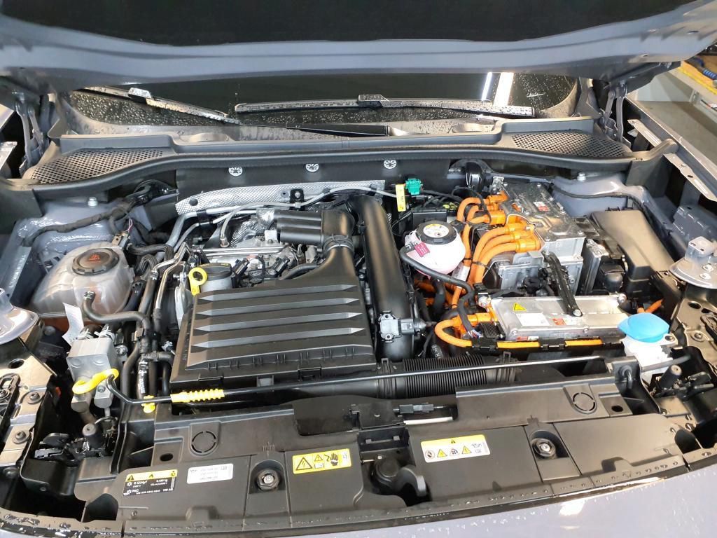 Cupra Formentor VZ Priority 1.4 TSI e-HYBRID 180kW AHK