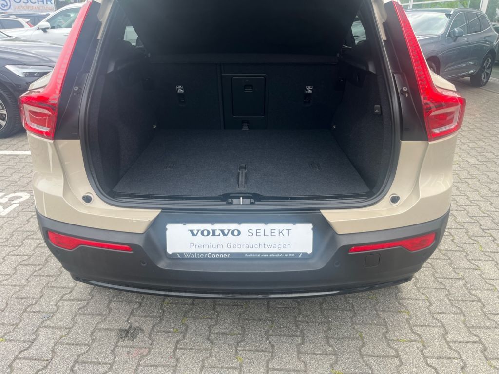 Volvo XC40 B4 UltraDark - Samsaru's Car Outlet