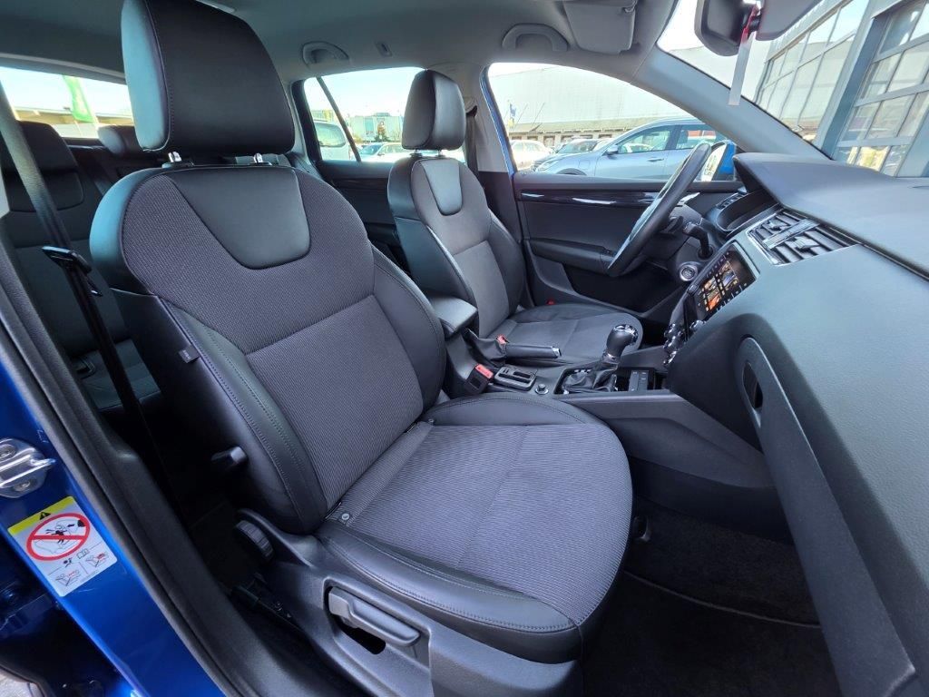 Skoda Octavia Combi 2.0 TDI DSG Style - Samsaru's Car Outlet