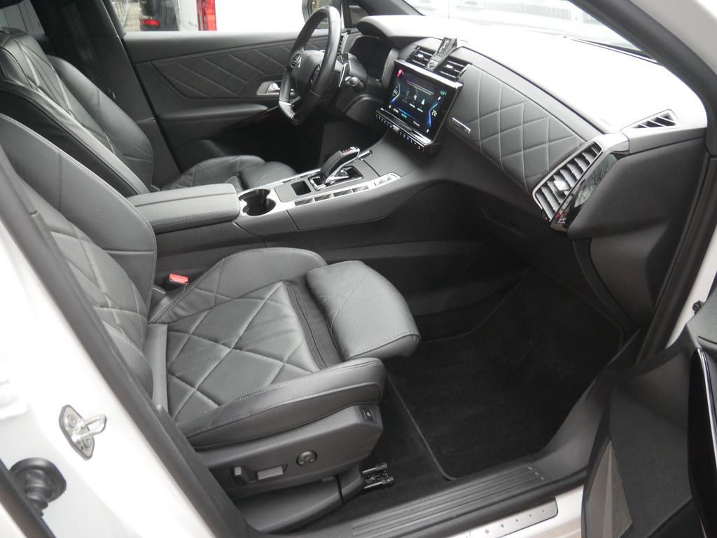 DS Automobiles DS 7 Crossback E-Tense Rivoli 4x4 AKTIVSITZE LED