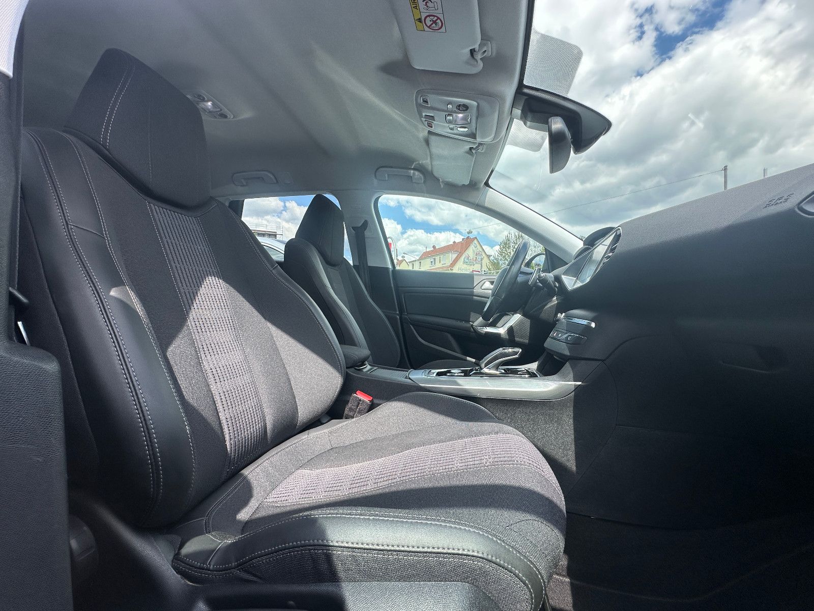 Peugeot 308 SW Allure - Samsaru's Car Outlet