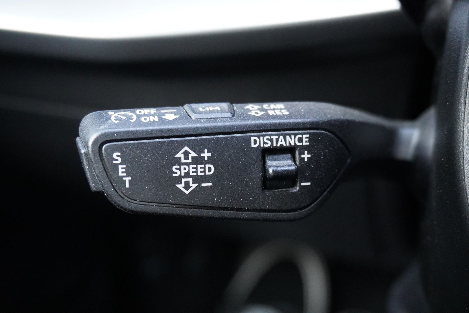 Audi A3 Sportback 40 TFSIe S line Sitzheizung LED DAB