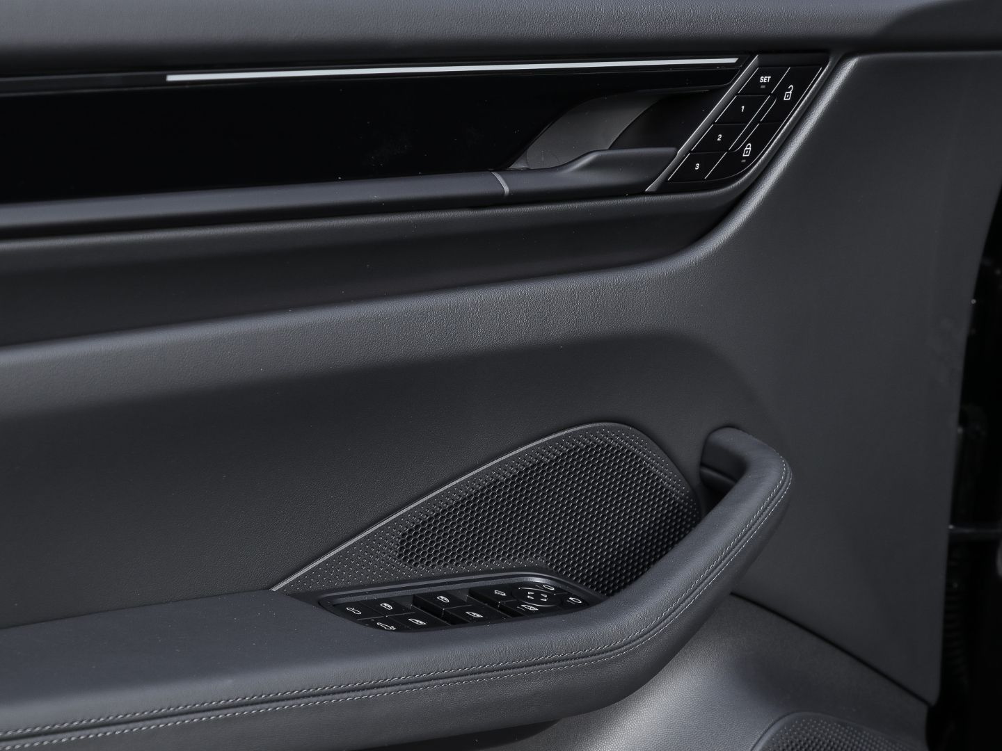 Porsche Macan 4S Surround-View LED-Matrix Abstandstempom