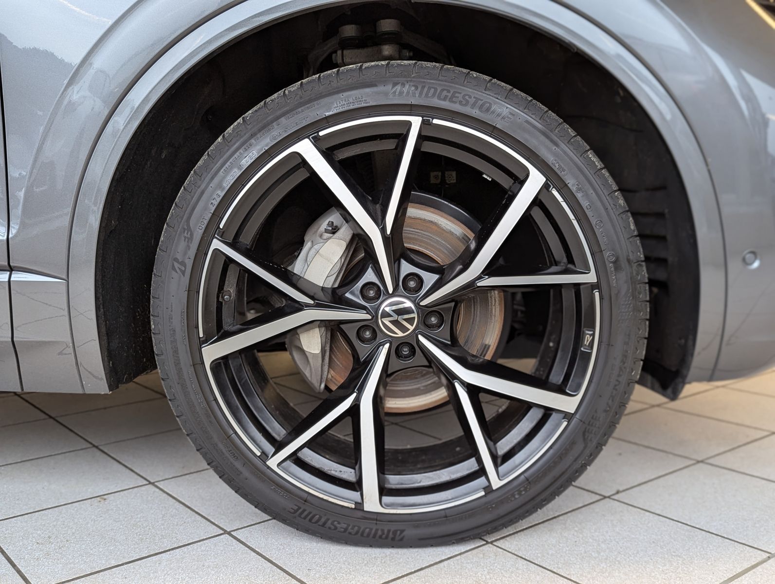 Volkswagen Touareg 3.0TDI 4M R-Line VOLL Black 22" UPE 114T
