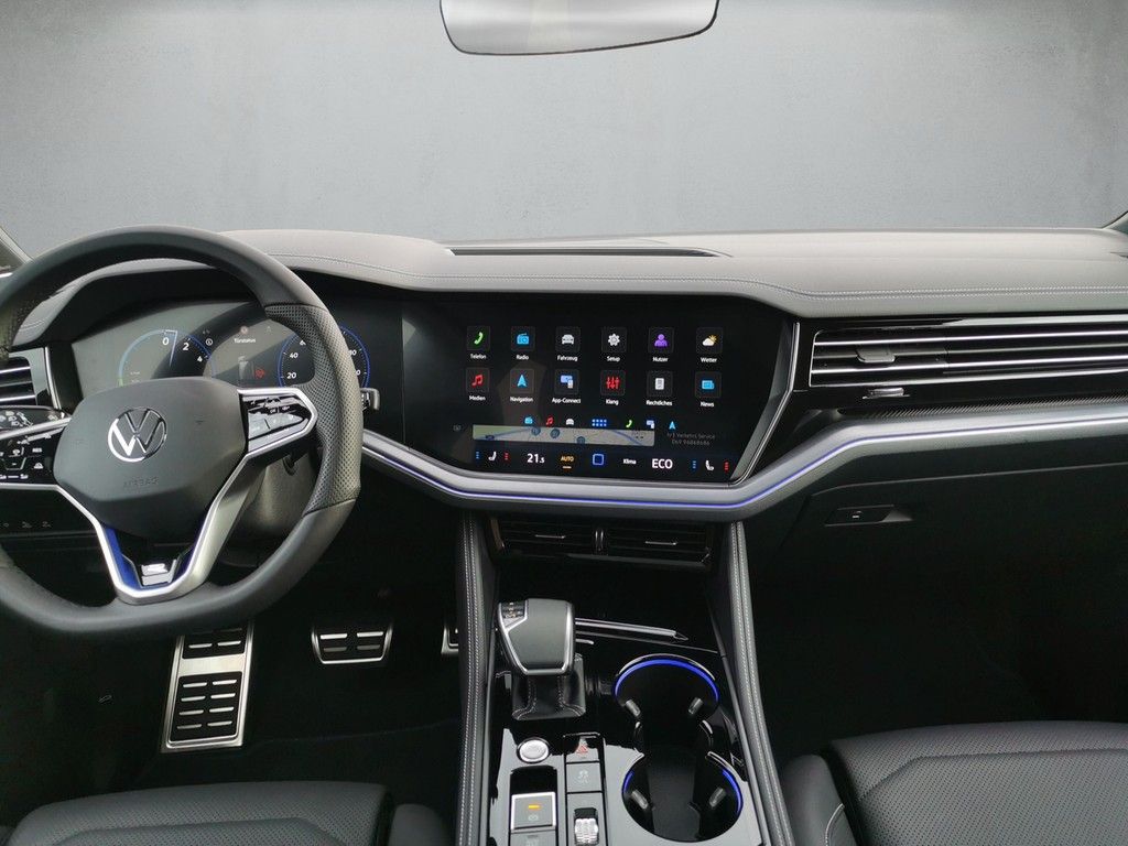Volkswagen Touareg 3.0 TSI eHybrid 340 kW 4M R Tipronic - Samsaru's Car Outlet