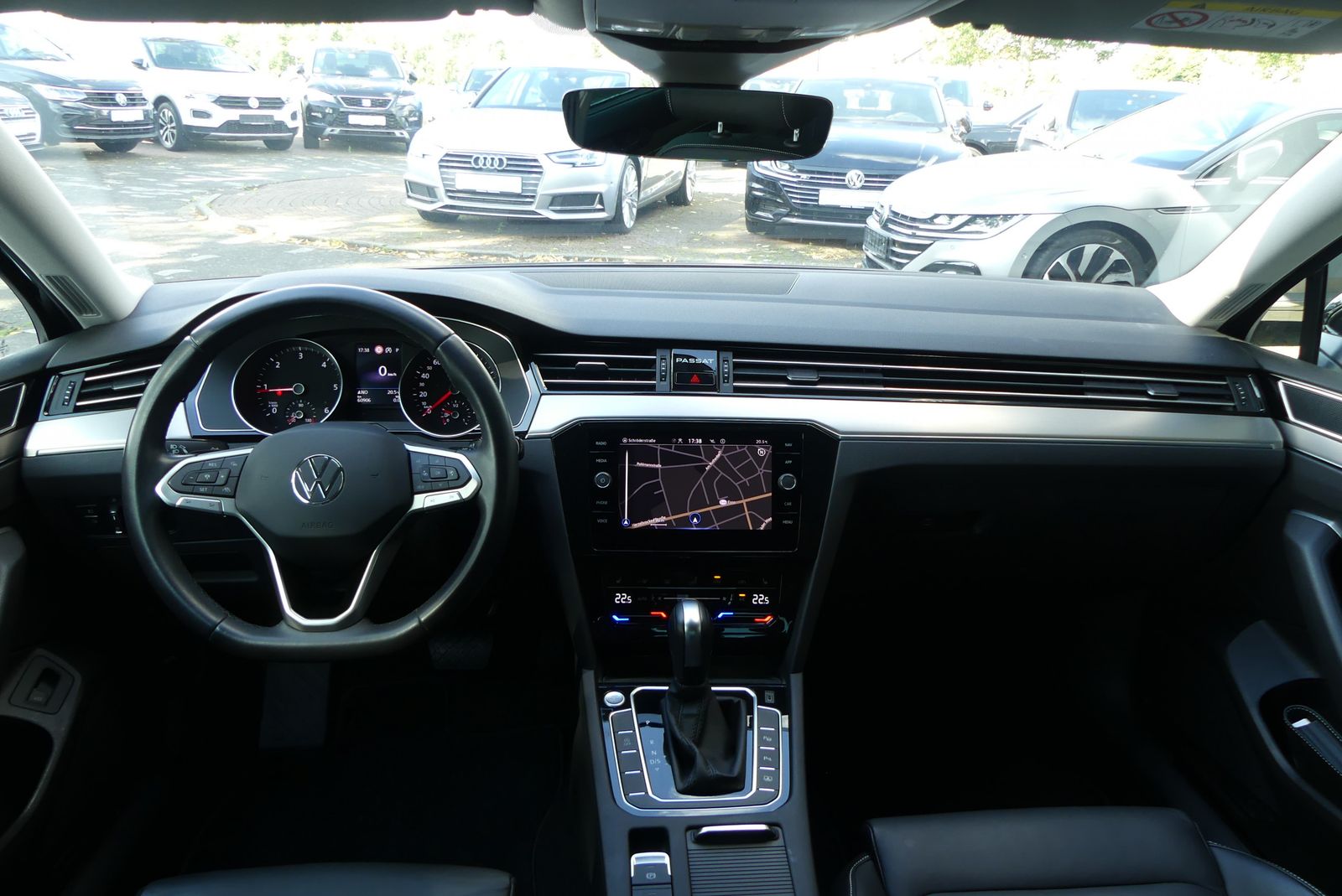 Volkswagen Passat Lim. Elegance - Samsaru's Car Outlet