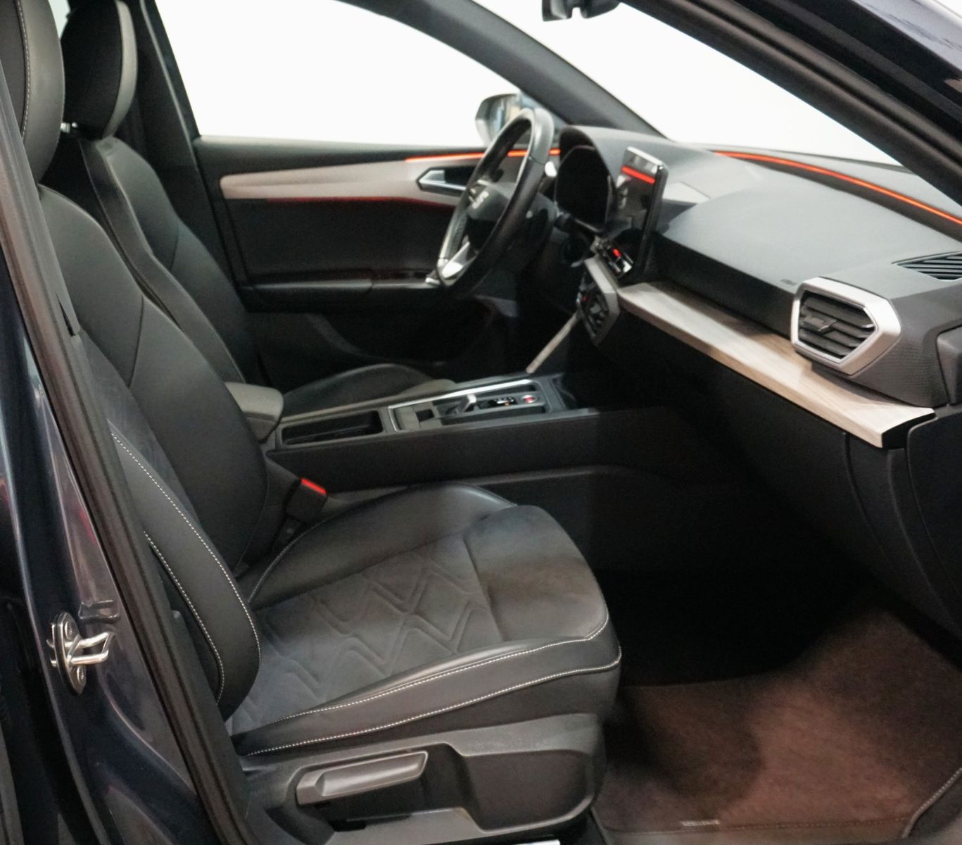 Seat Leon Sportstourer Xcellence 2.0 TDI *AHK*STHZ*