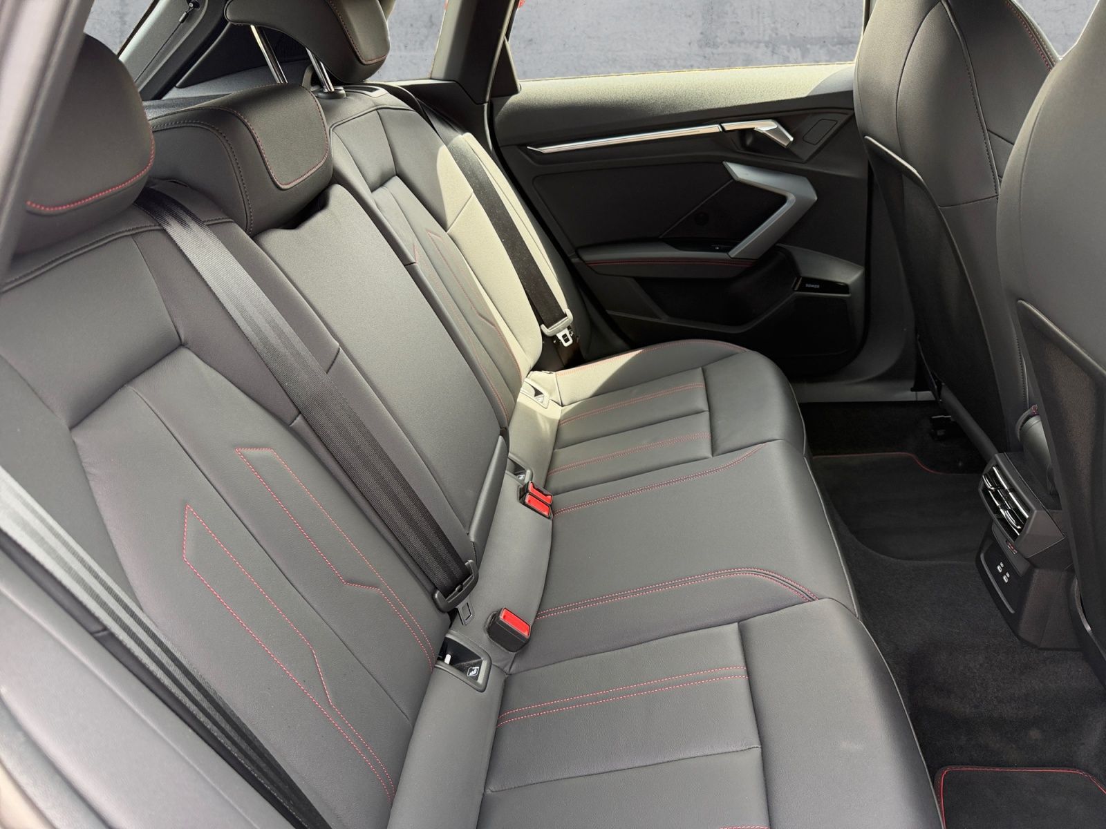 Audi A3 Sportback TFSI e S-LINE INT LED+SONOS+RFK+AHK