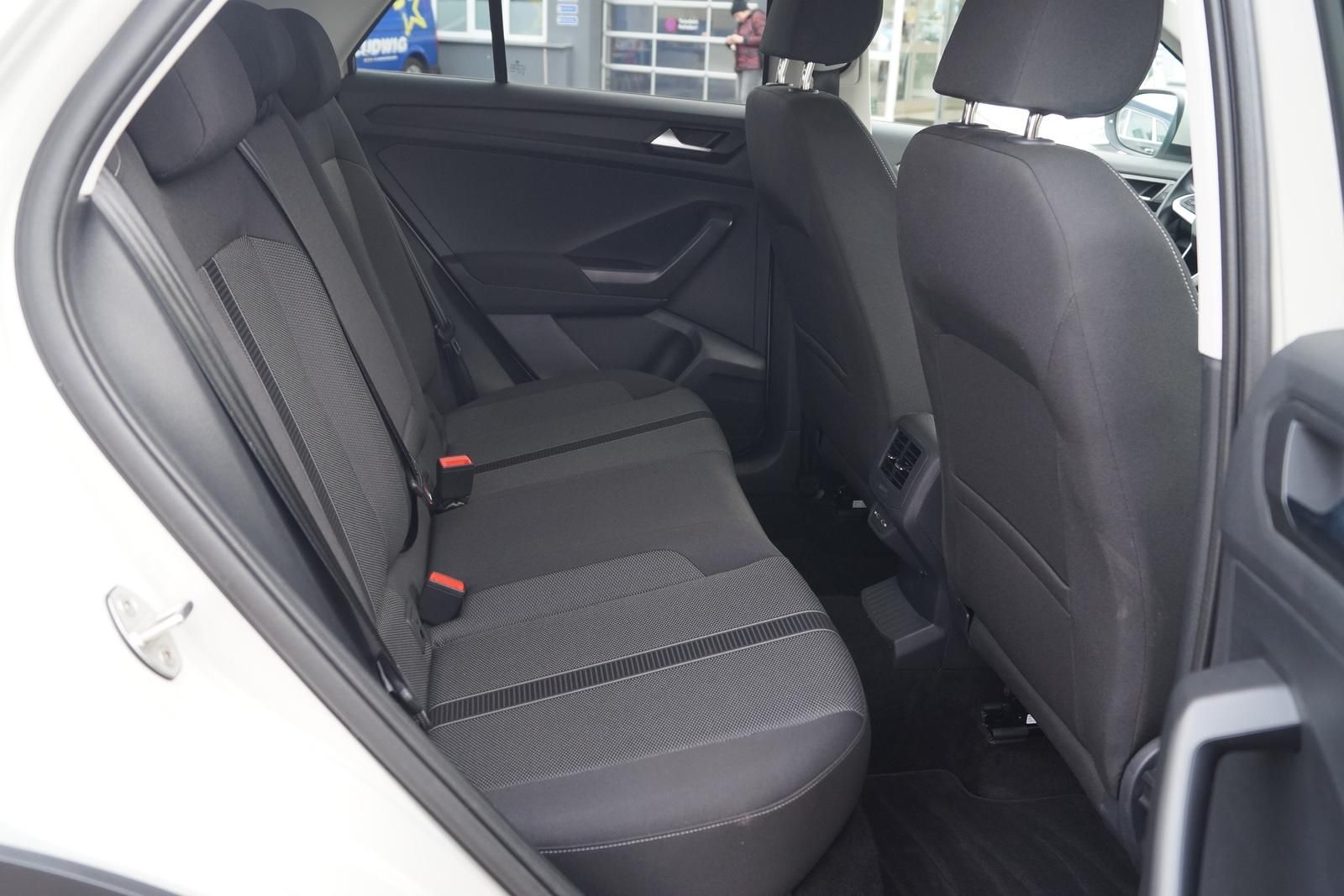 Volkswagen T-Roc Life 1.5 TSI DSG - Samsaru's Car Outlet