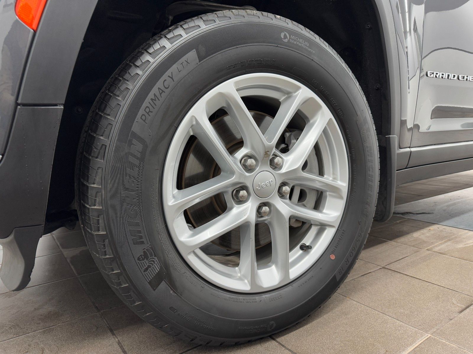 Jeep Grand Cherokee L Laredo 4x4/Unfallfrei!/Akh-3,1T