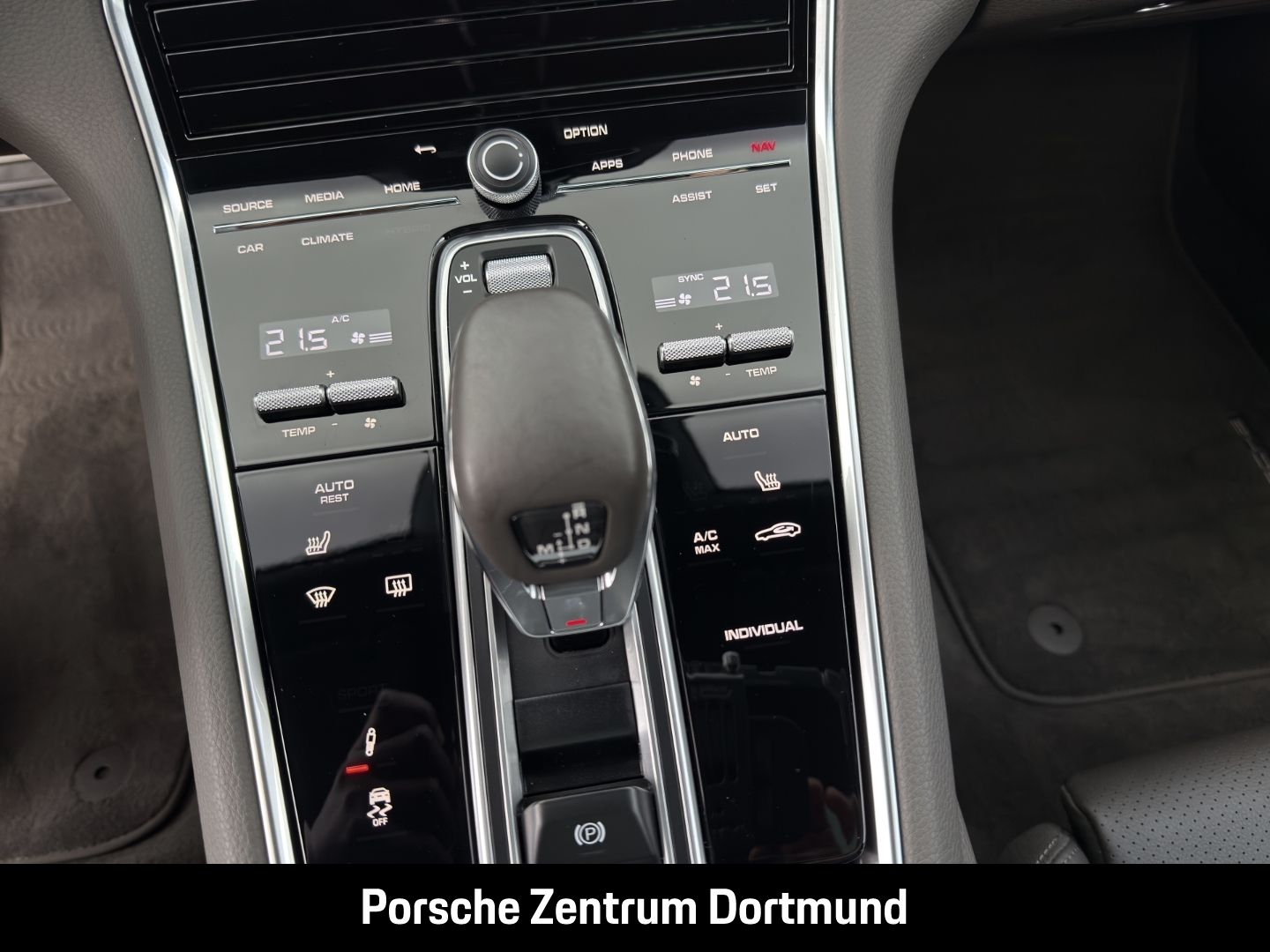 Porsche Panamera 4 E-Hybrid Sport Turismo Platinum Editi
