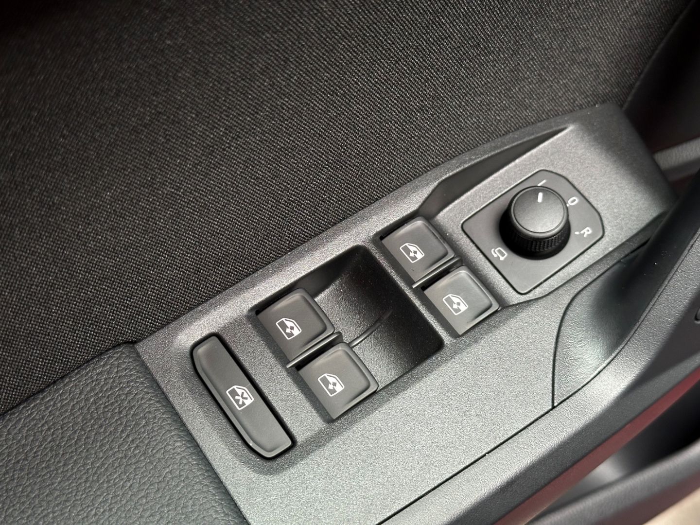 Seat Arona 1.5 TSI DSG FR ACC LED Navi Ahk PDC FullLi