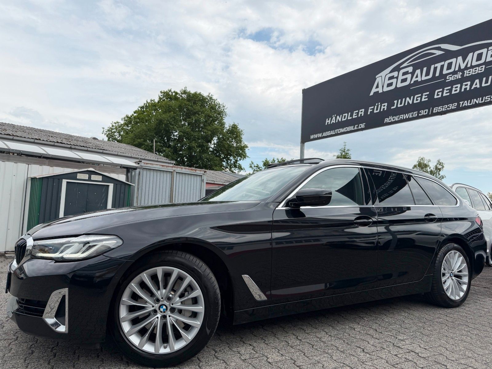 BMW 530i Luxury PANO*DDC*Leder*ACC*360°*AdapLED*HiFi