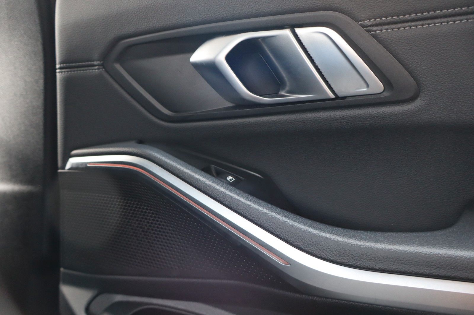 BMW 320 d Luxury Line - Samsaru's Car Outlet