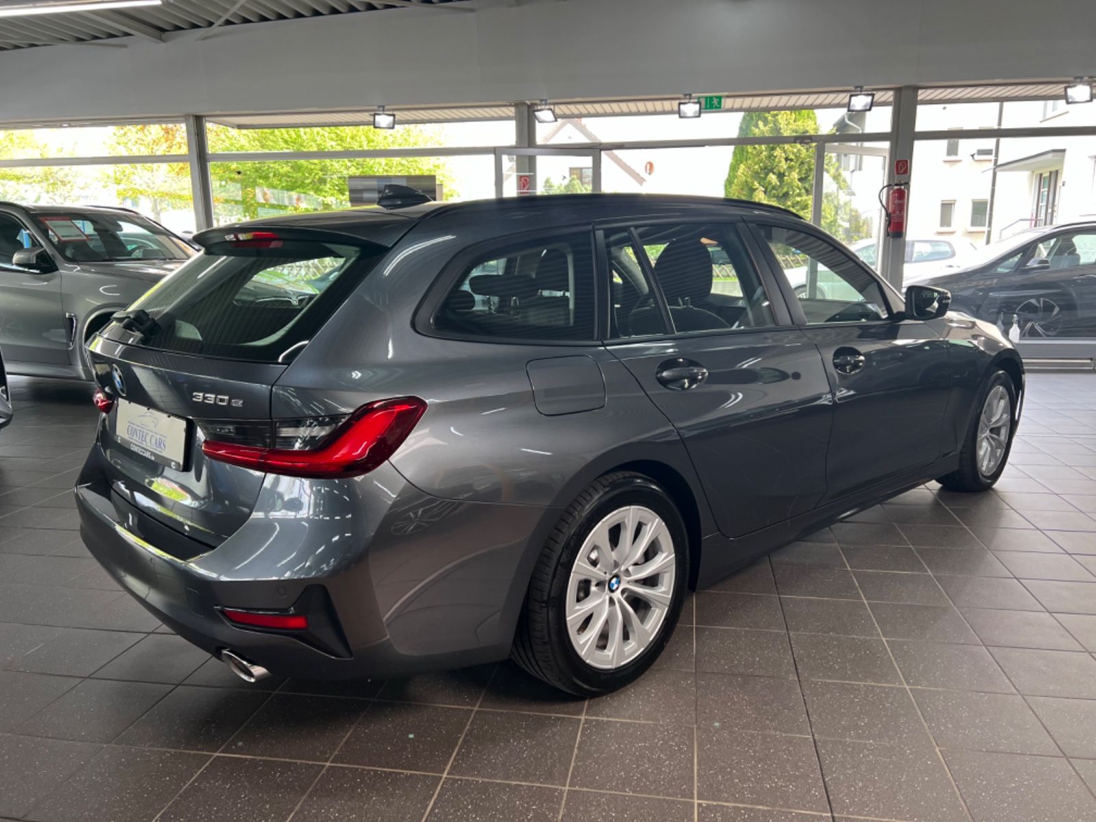 BMW 330 e Touring Advantage - Samsaru's Car Outlet