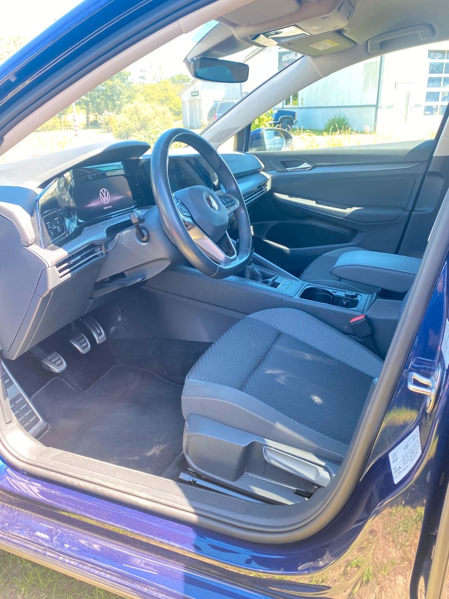 Volkswagen Golf VIII Lim. Active - Samsaru's Car Outlet