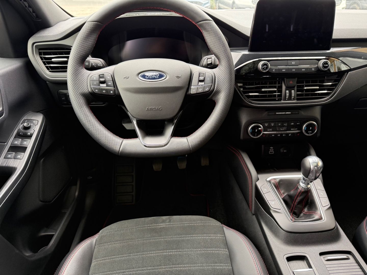 Ford Kuga ST-Line X EcoBoost - Samsaru's Car Outlet