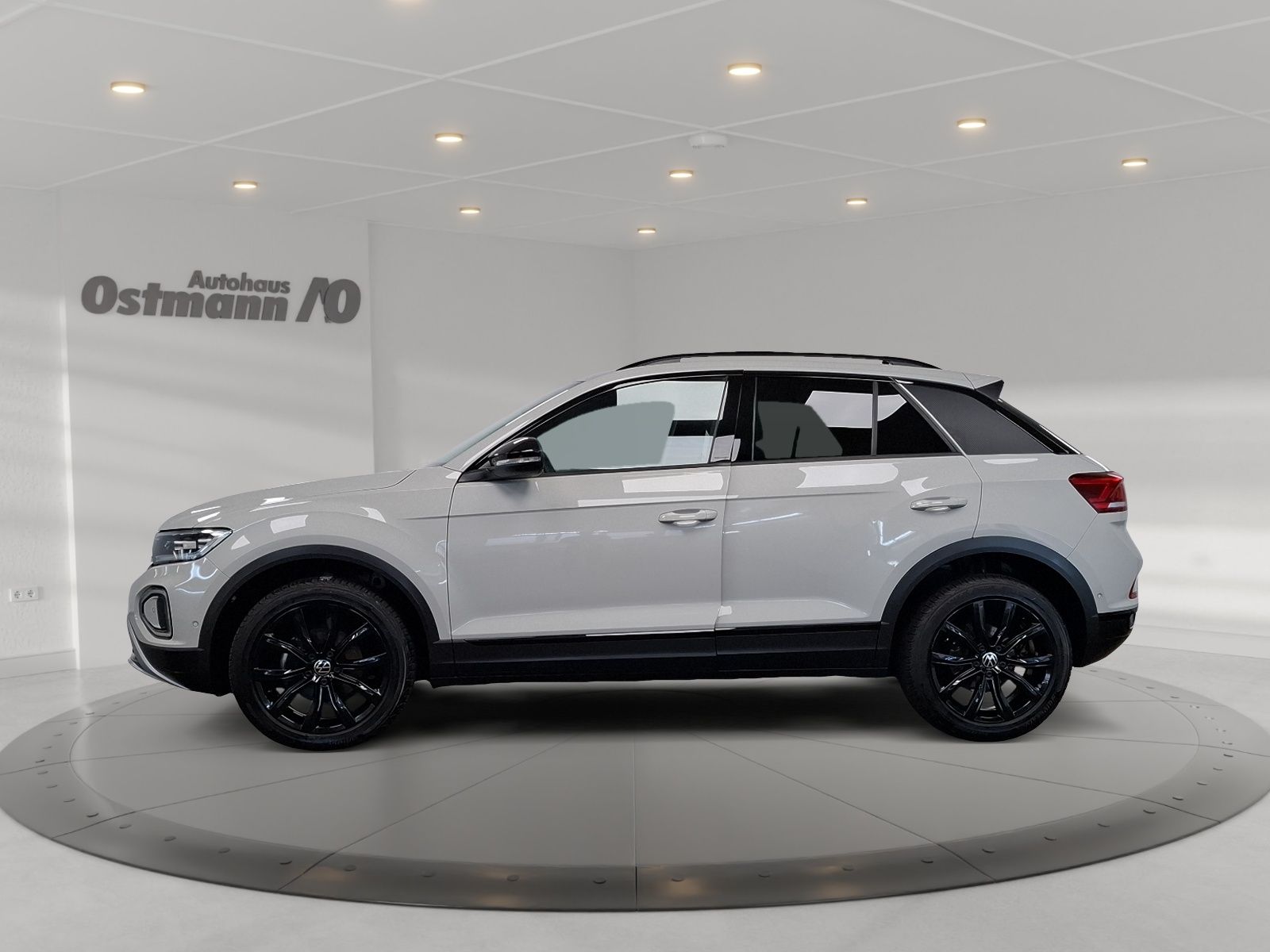 Volkswagen T-Roc 1.5 TSI Style - Samsaru's Car Outlet