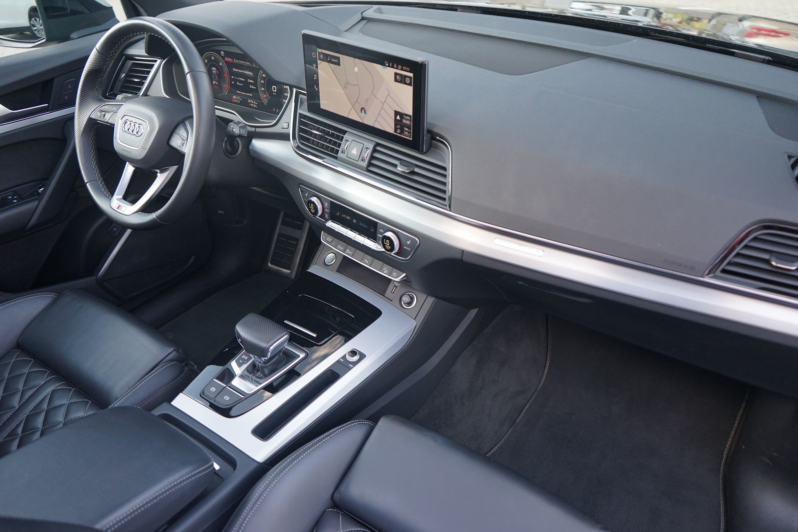 Audi Q5 Sportback 40 TDI S-Line quattro s-tronic - Samsaru's Car Outlet
