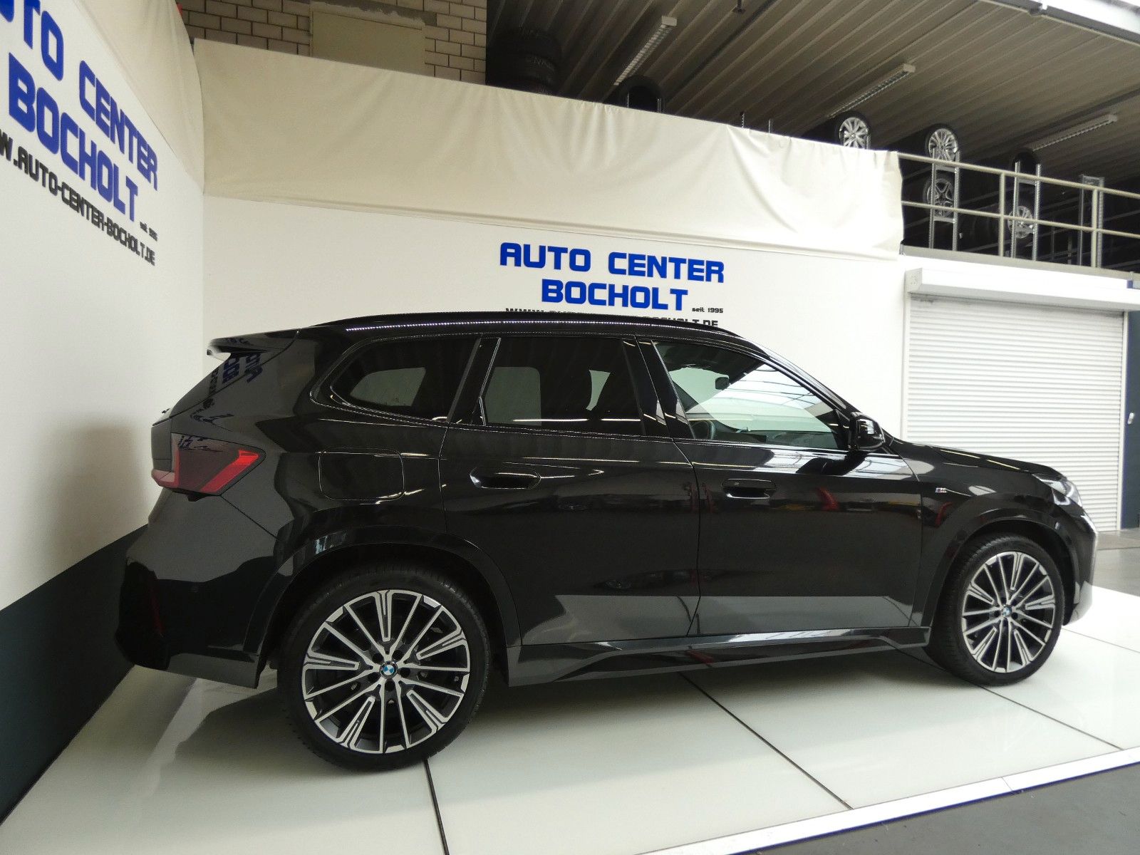 BMW X1 23d xDrive M Sportpaket - Samsaru's Car Outlet