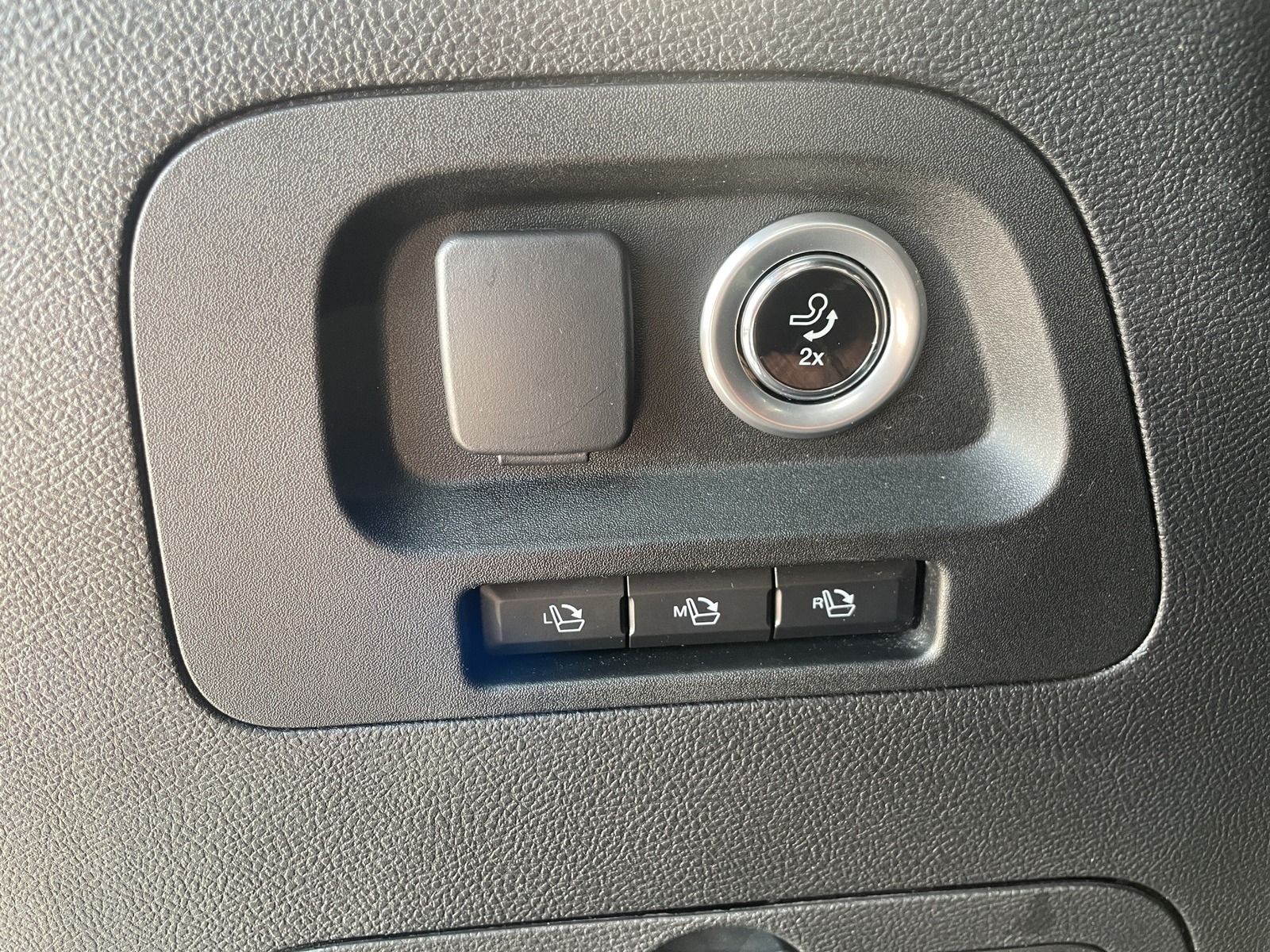 Ford S-MAX 2.0 EB ST-Line AHK/NAVI/LED/MEMORY/RFK