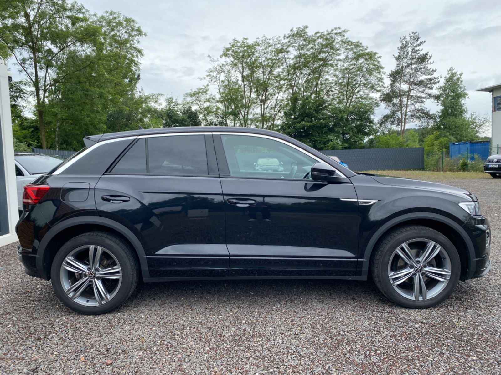 Volkswagen T-Roc 1.5 TSI R-Line - Samsaru's Car Outlet