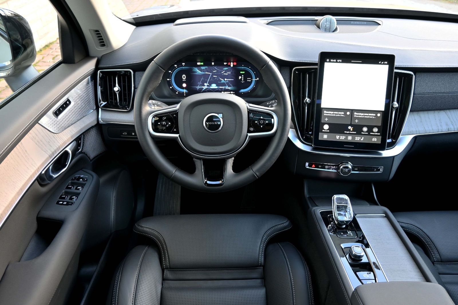 Volvo XC90 AWD T8/ B&W/ AIR/ LUXURY/ 360C/ DARK/FULL