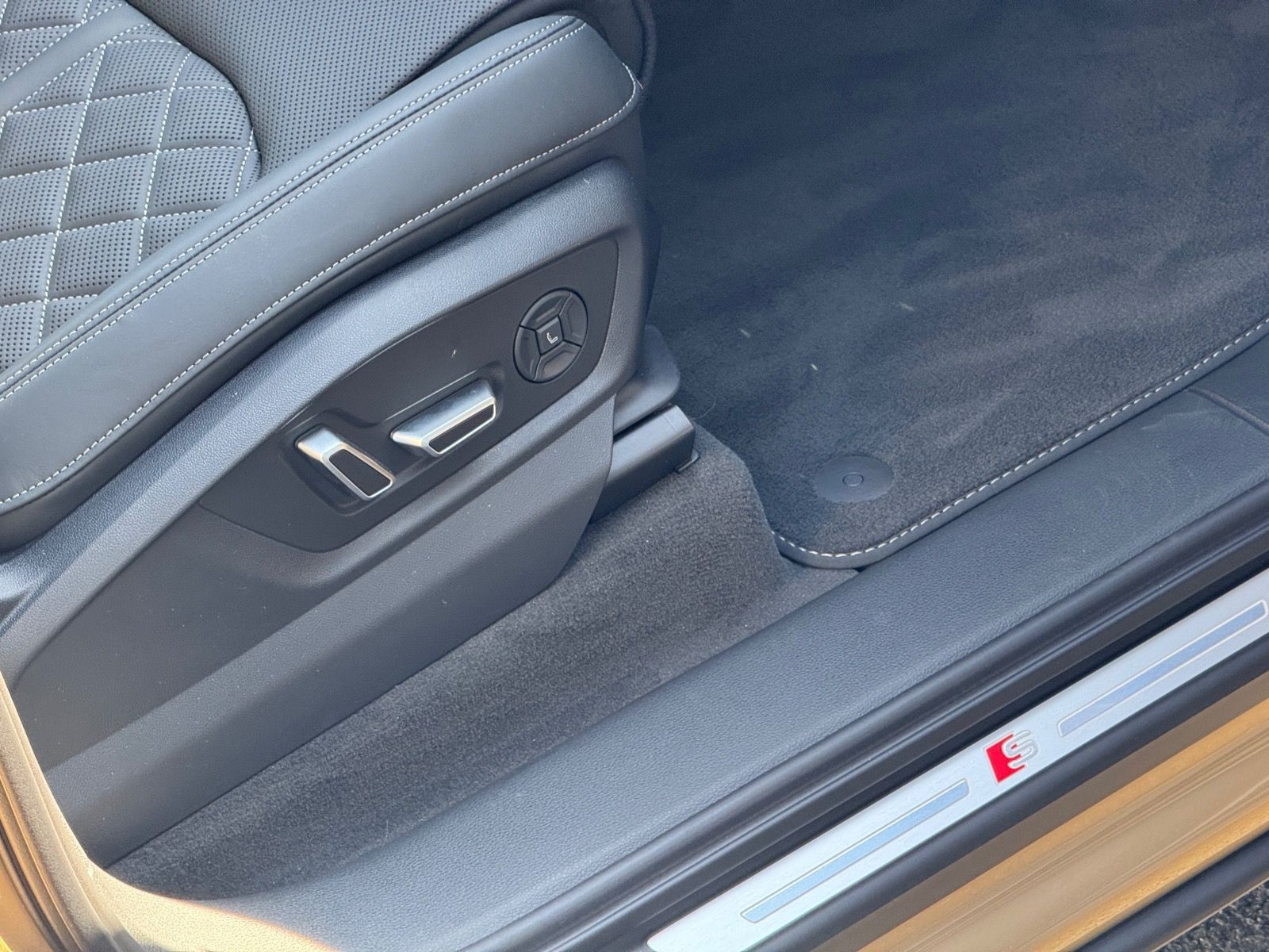 Audi Q7 S line 60 TFSI e HUP*SOFT*FAHRWERKADV*LASER*A