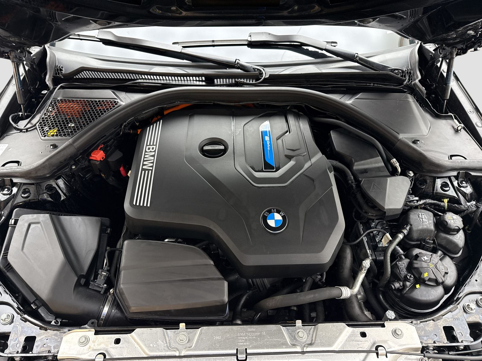 BMW 330e xDrive Limousine HiFi DAB LED Lenkradhz.