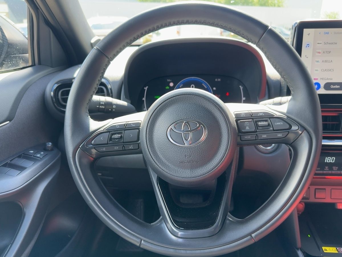 Toyota Yaris Cross 1.5 Hybrid Team D*WINTER-PAKET*KAMER
