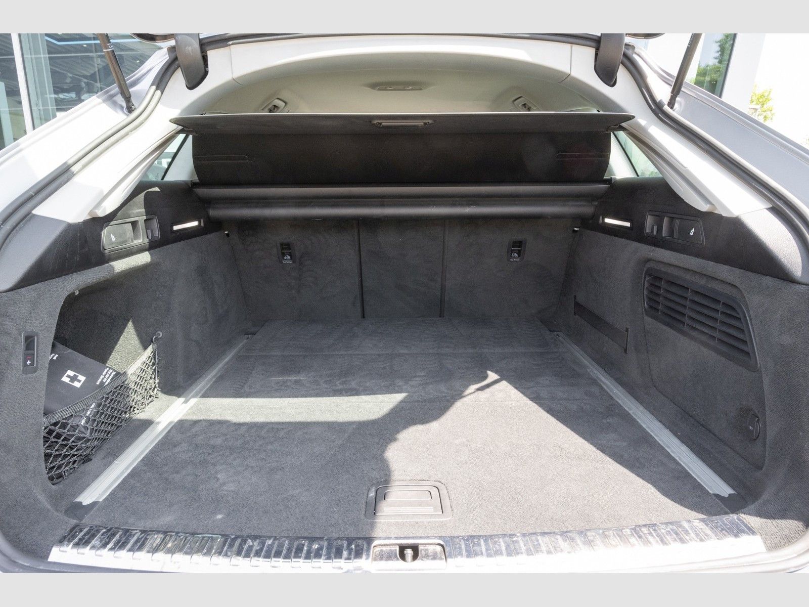 Audi A6 Avant 40 TDI quattro advanced - Samsaru's Car Outlet