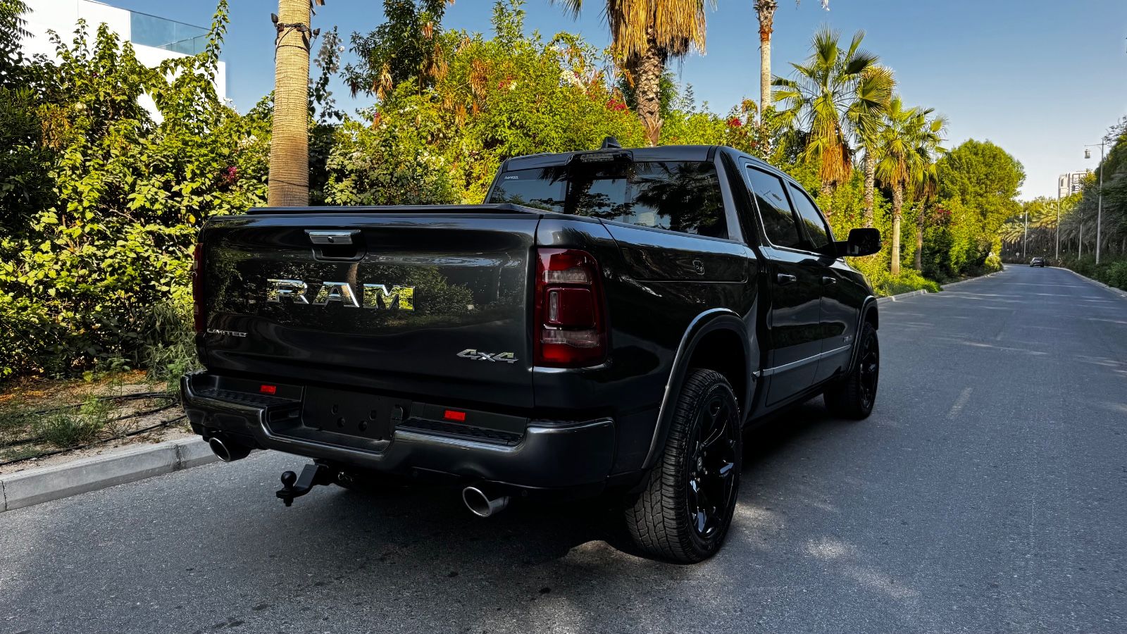 Dodge LIMITED*CLEAN-CARFAX*HEADUP*LUFT*RAMBOX*360°KAME