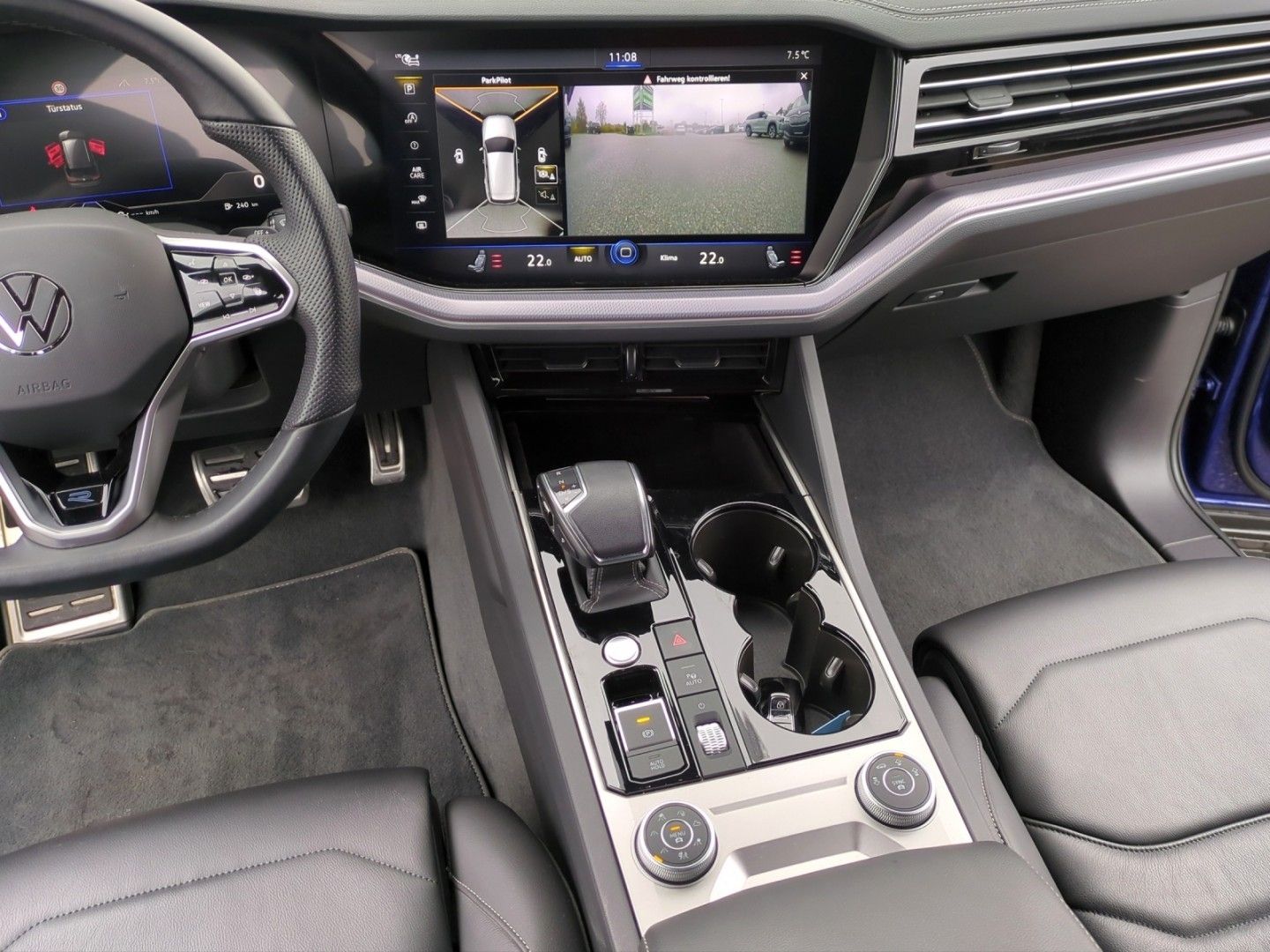 Volkswagen Touareg R-LINE 4M - Samsaru's Car Outlet