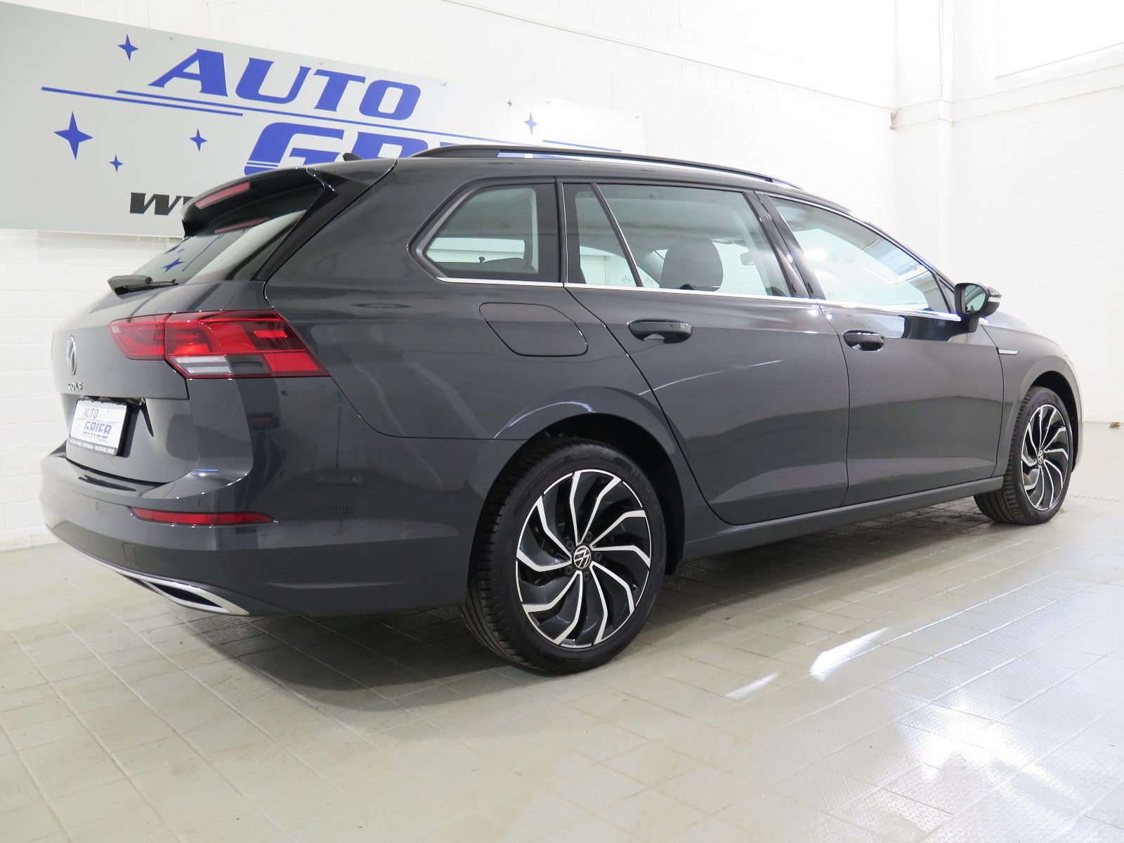 Volkswagen Golf VIII Variant Style, LED,App,Navi,Sportsitze