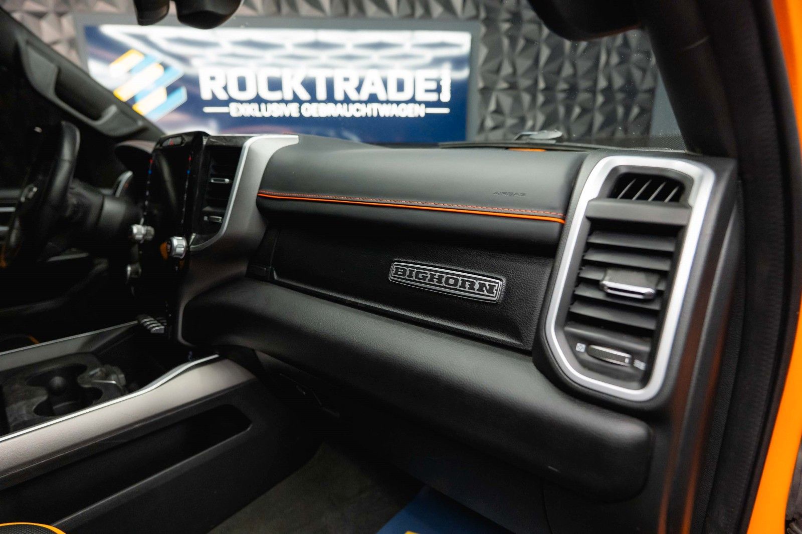 Dodge RAM 5.7 V8 HEMI 4x4 OFFROAD Night PUNISHER 19%
