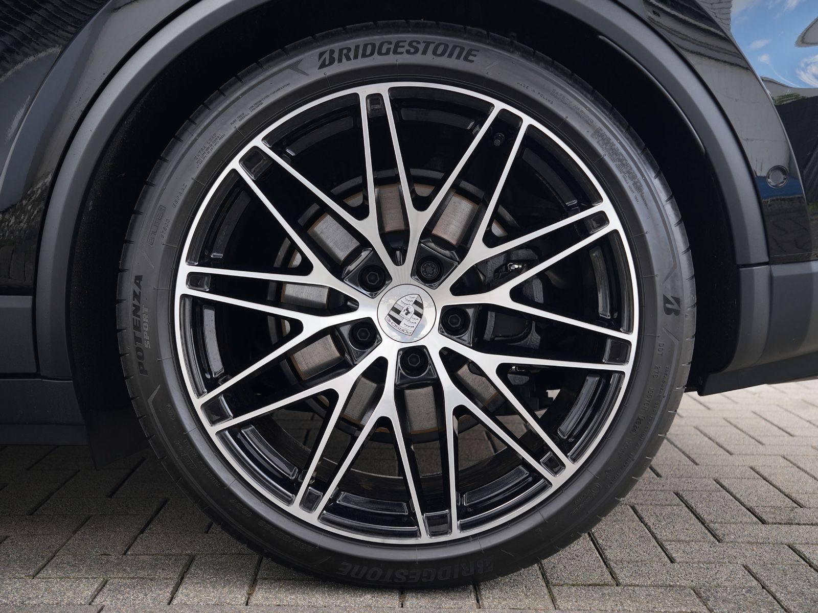Porsche Macan 4 - Samsaru's Car Outlet