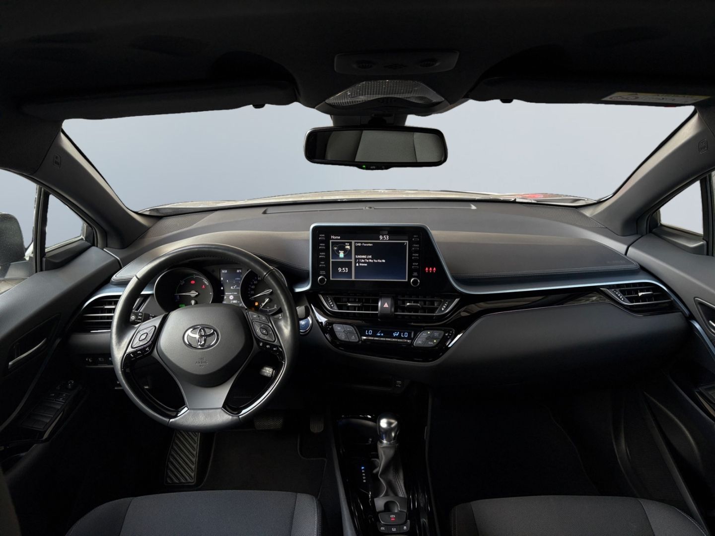 Toyota C-HR 1.8 Hybrid Team - Samsaru's Car Outlet