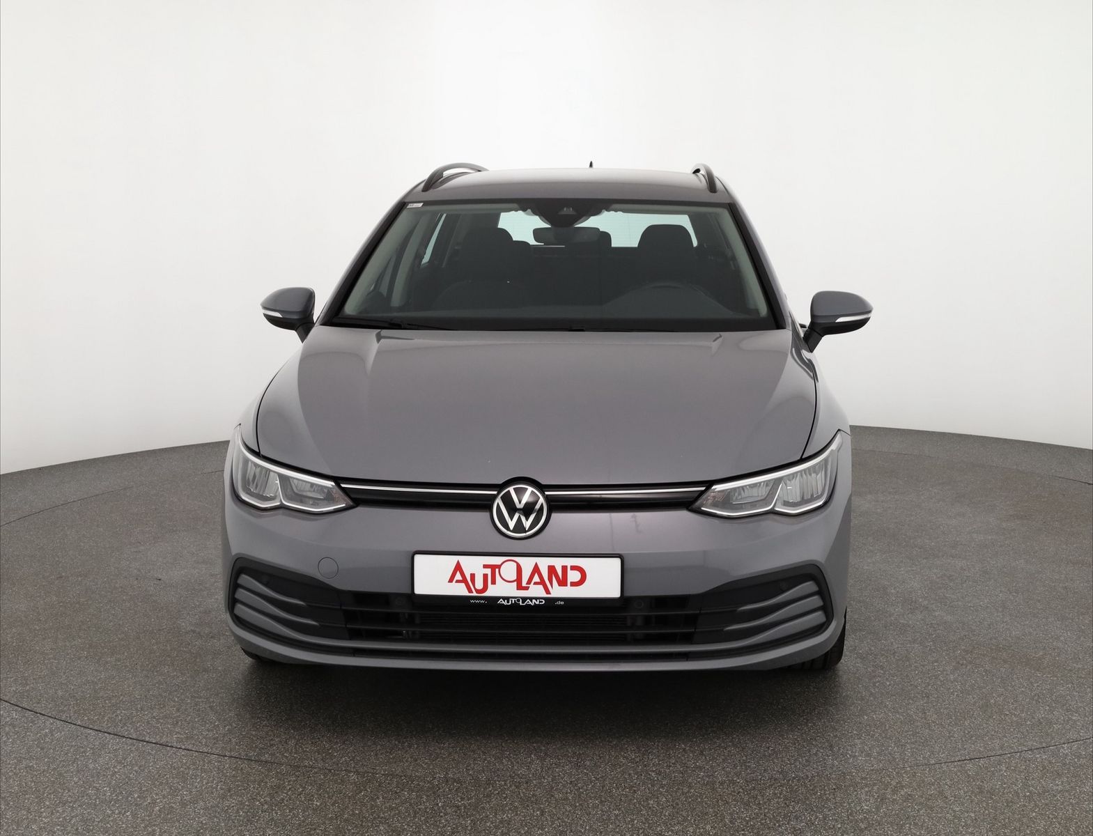 Volkswagen Golf VIII Variant 1.0 eTSI DSG - Samsaru's Car Outlet