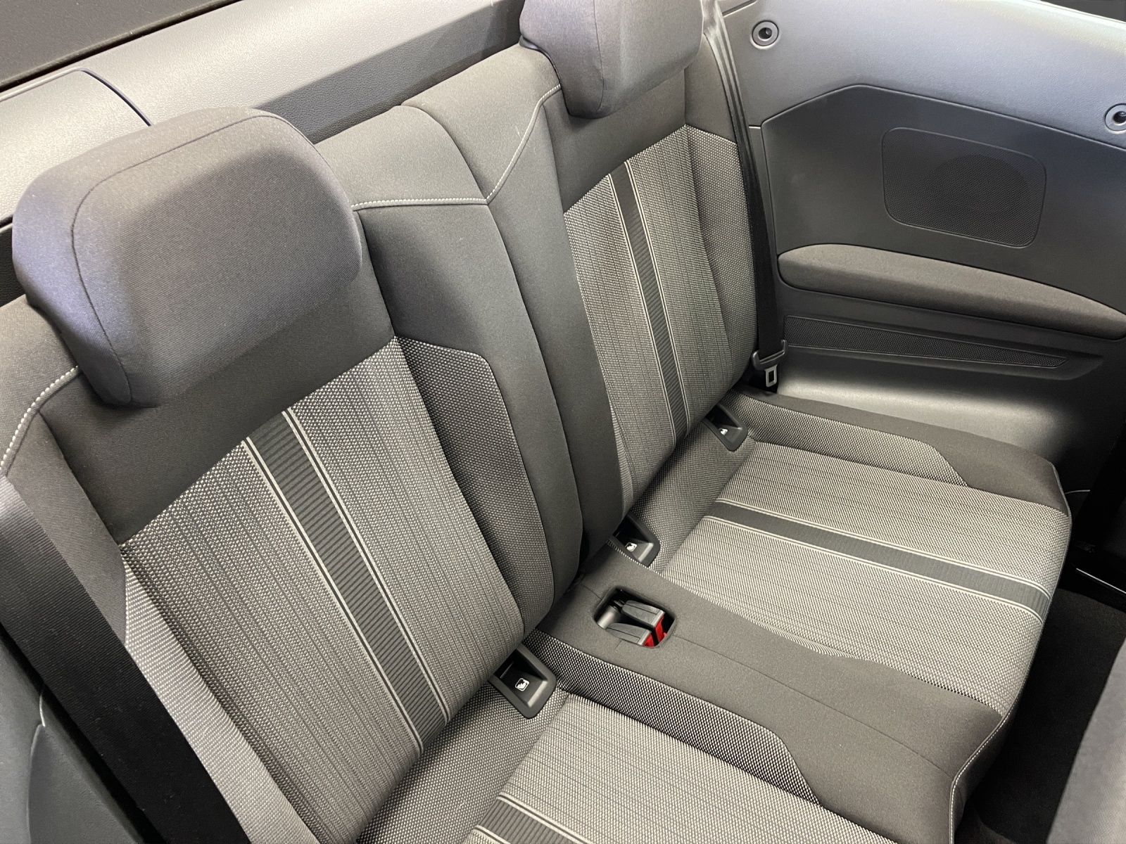 Volkswagen T-Roc Style - Samsaru's Car Outlet