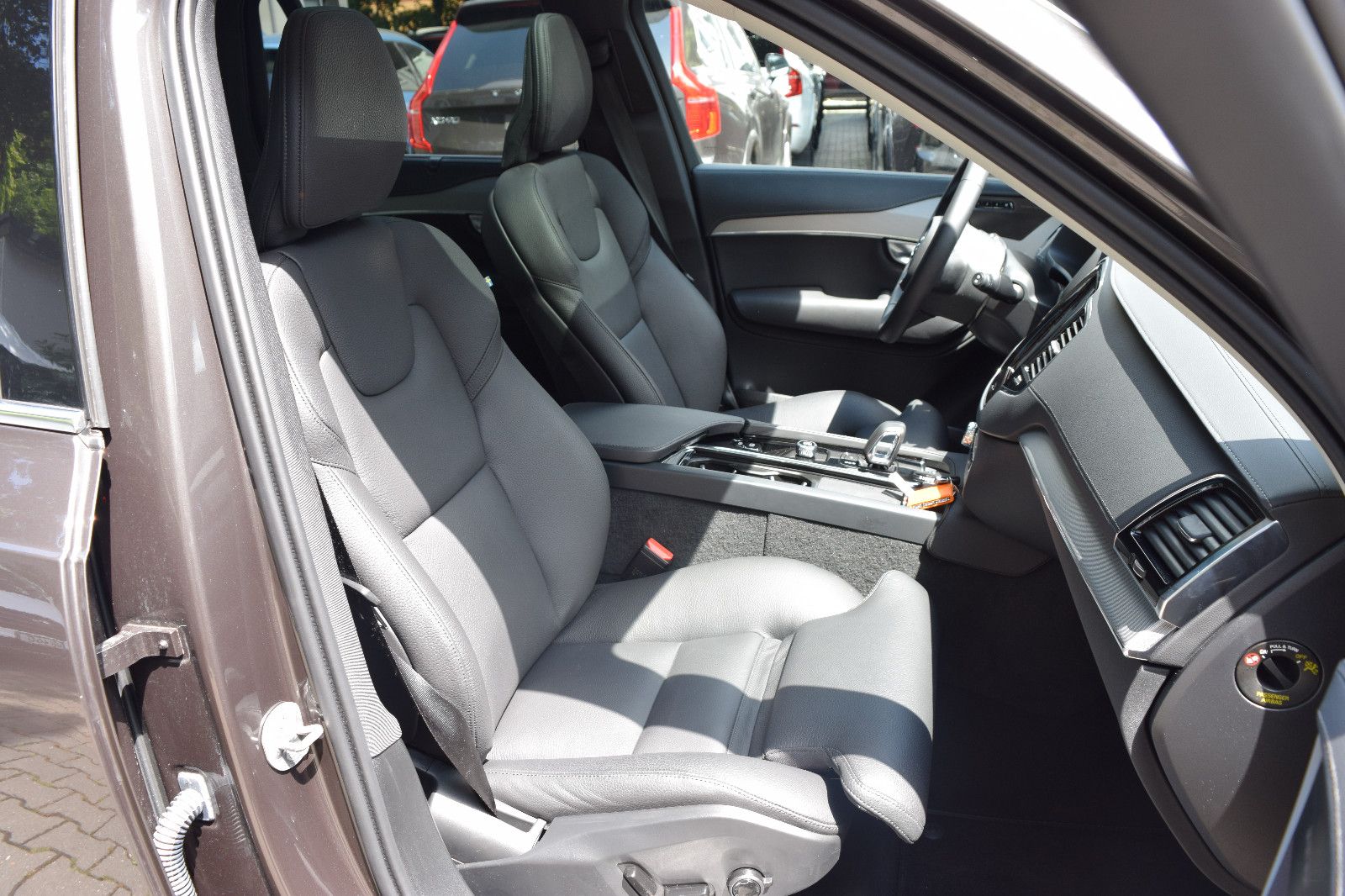 Volvo XC90 T8Plus Bright AWD - Samsaru's Car Outlet