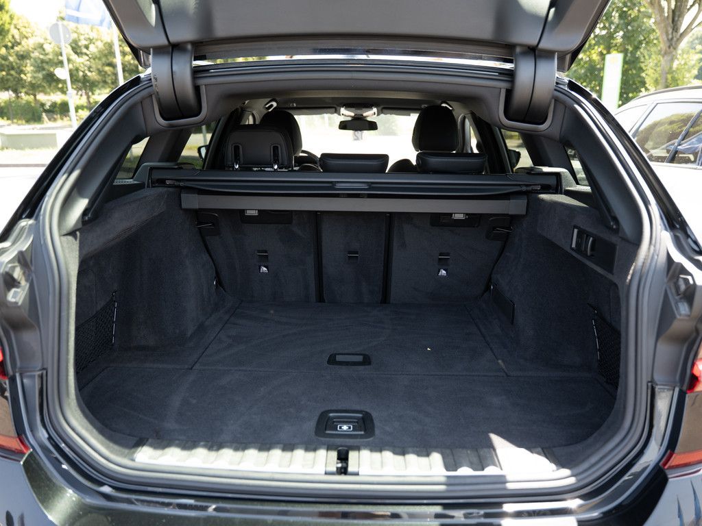 BMW 320d Touring M-Sportpaket - Samsaru's Car Outlet