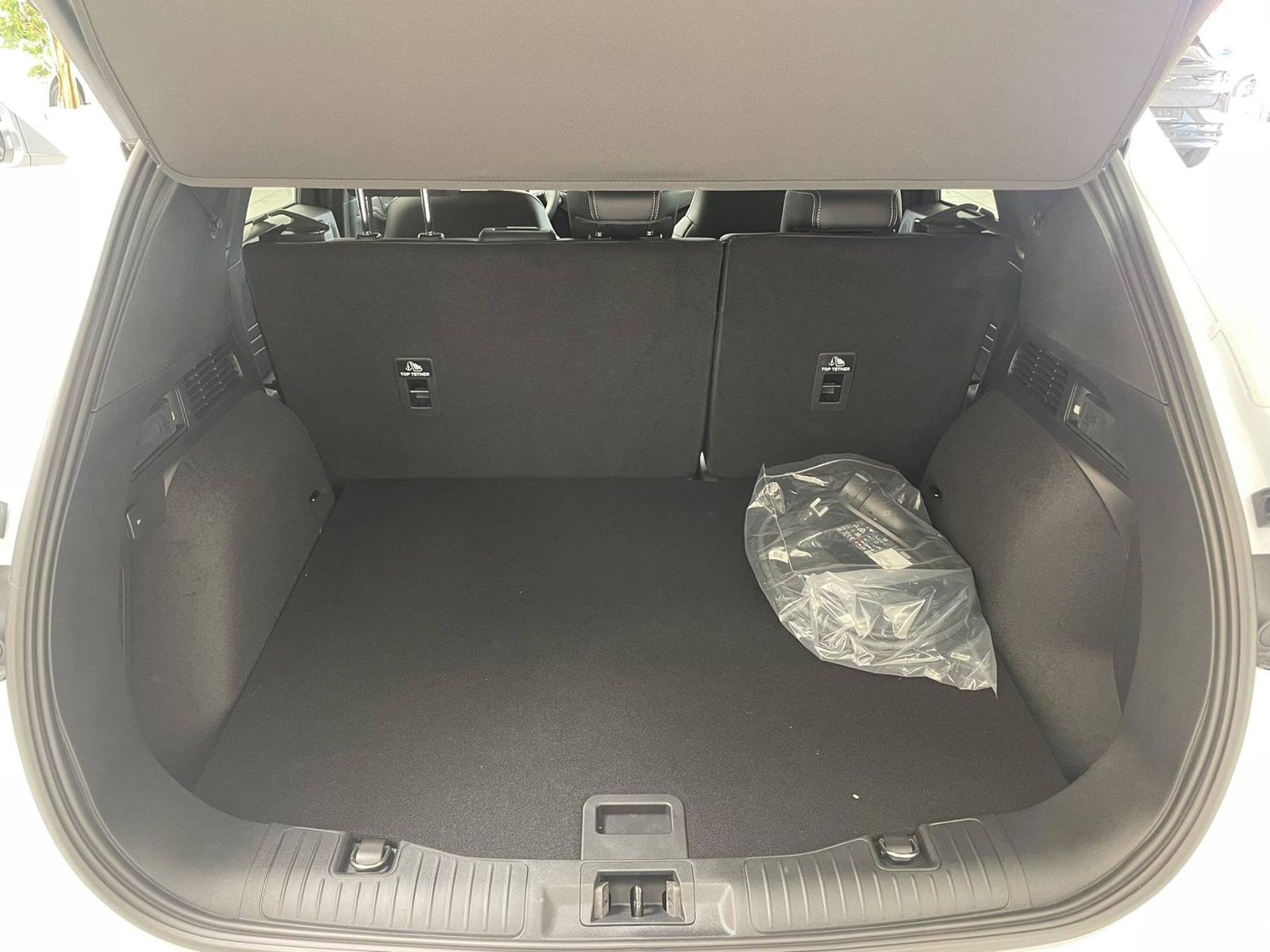 Ford Kuga Titanium X PHEV - Samsaru's Car Outlet