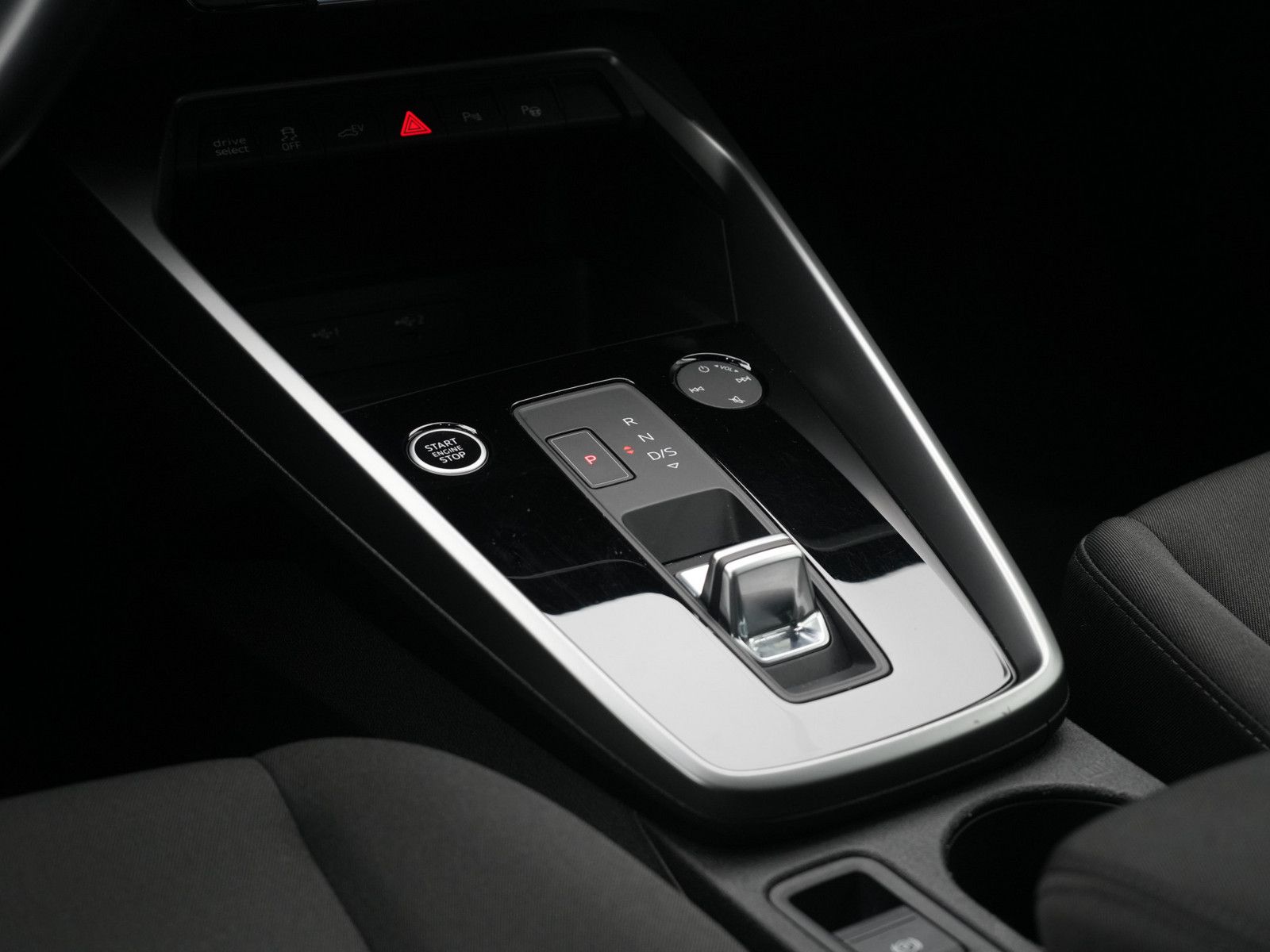 Audi A3 Sportback e ACC CARPLAY LED SHZ PDC PORT NAVI