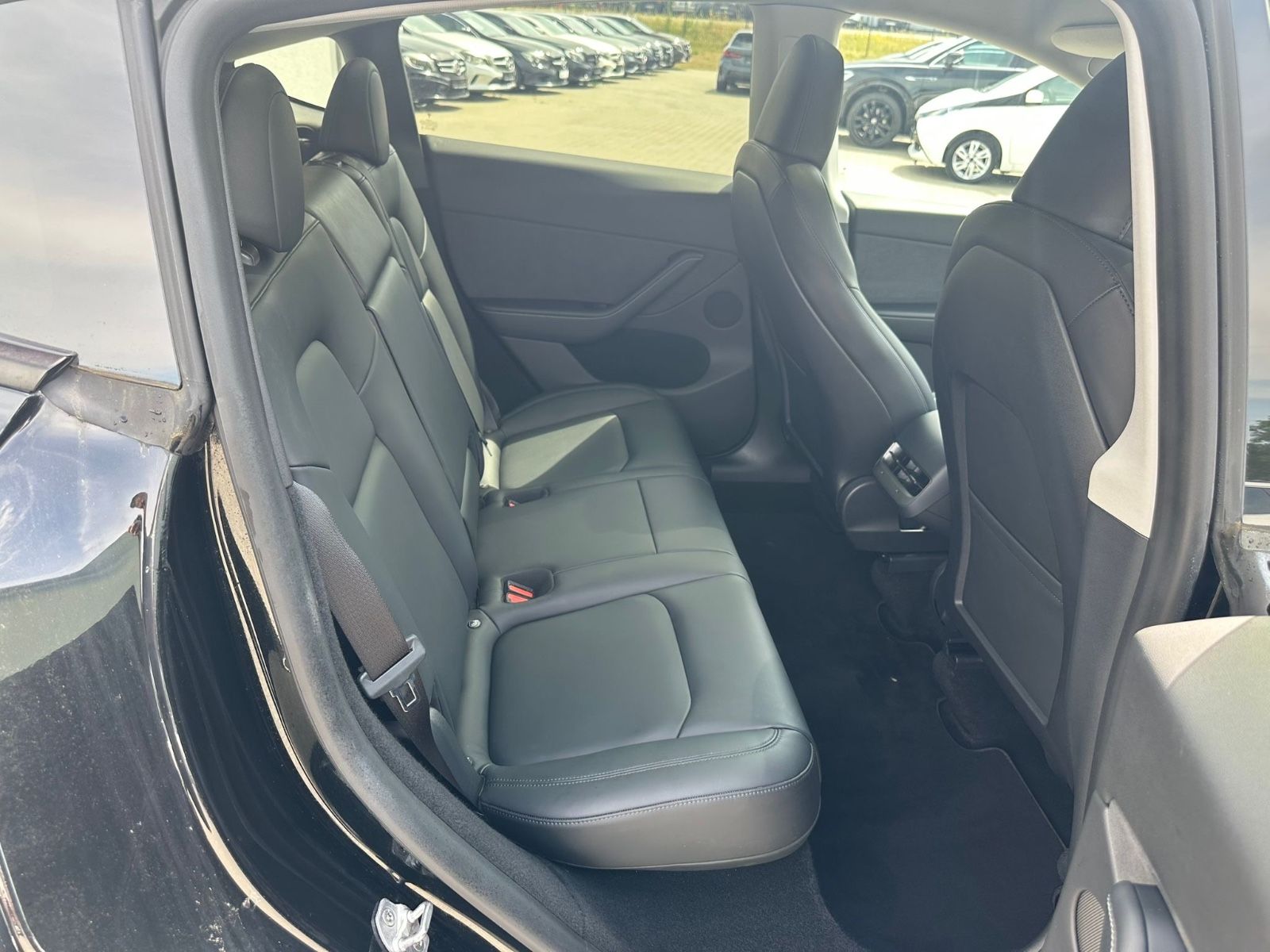 Tesla Model Y Long Range Dual AWD