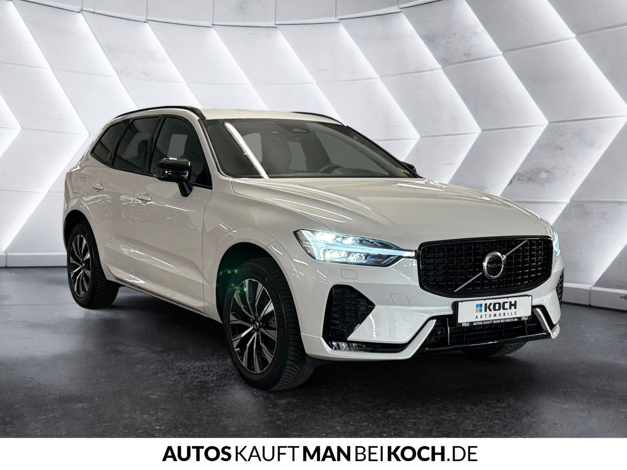 Volvo XC60 B5 AWD PlusDark ACC BLIS AHK VLED 4xSHz H&K