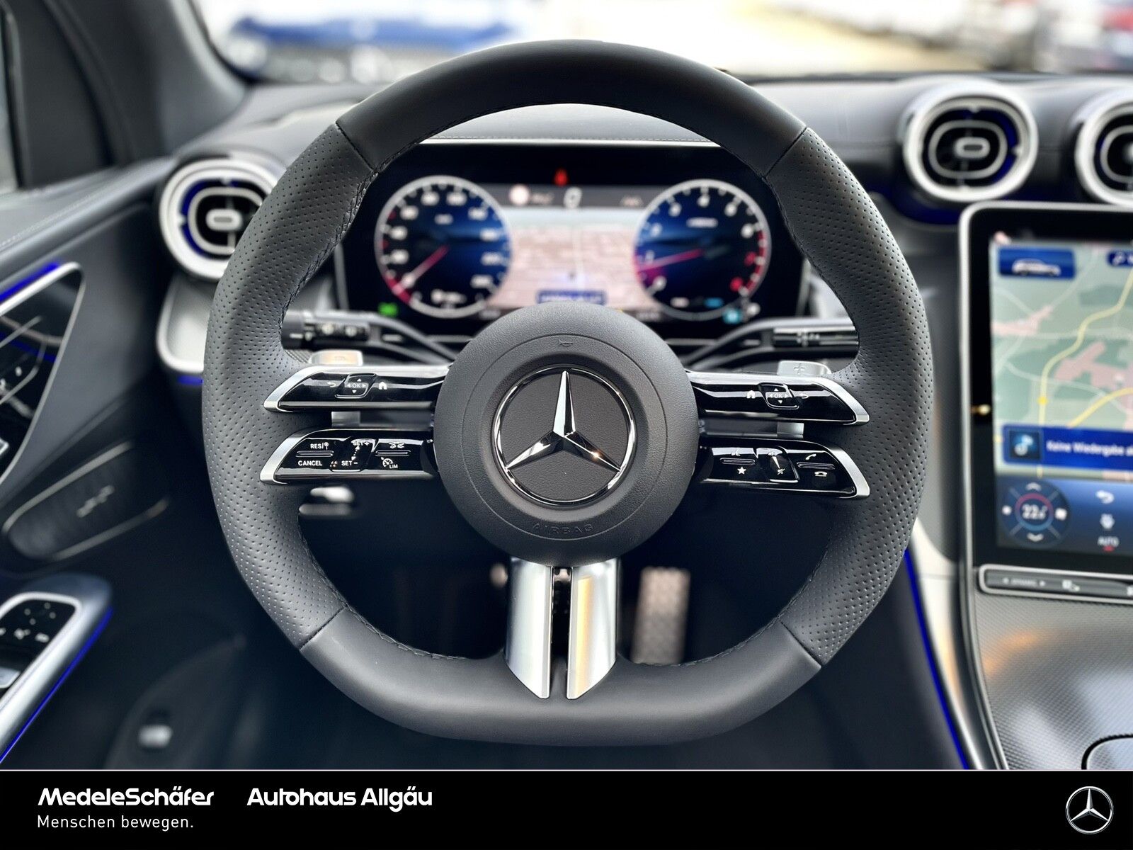 Mercedes-Benz GLC 200 4M AMG Distr AHK DigLi Pano Memo 360°